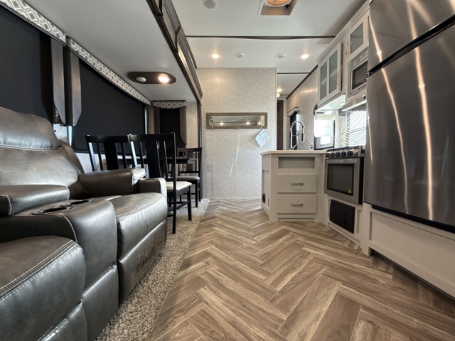 2021 Dutchmen Astoria 2503REF — photo 3 of 8