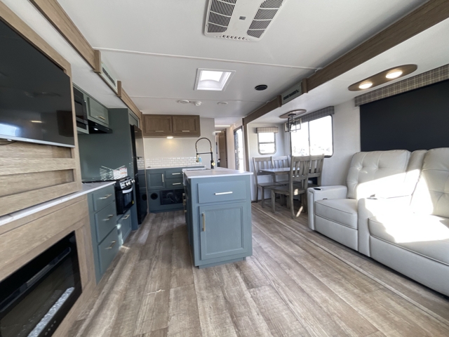 2025 Heartland Eddie Bauer Signature 3311RL — photo 4 of 8