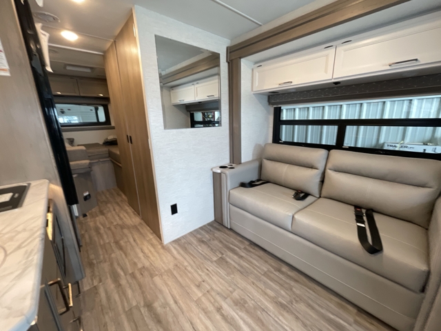 2026 Thor Freedom Traveler A24 — photo 4 of 8