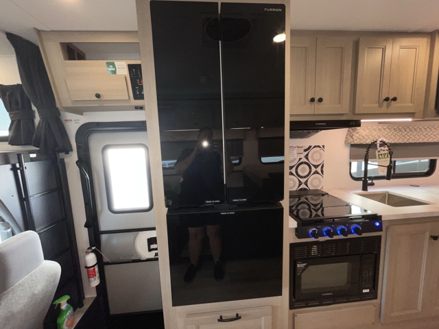 2026 Forest River Sunseeker LE 2550DSF — photo 5 of 8