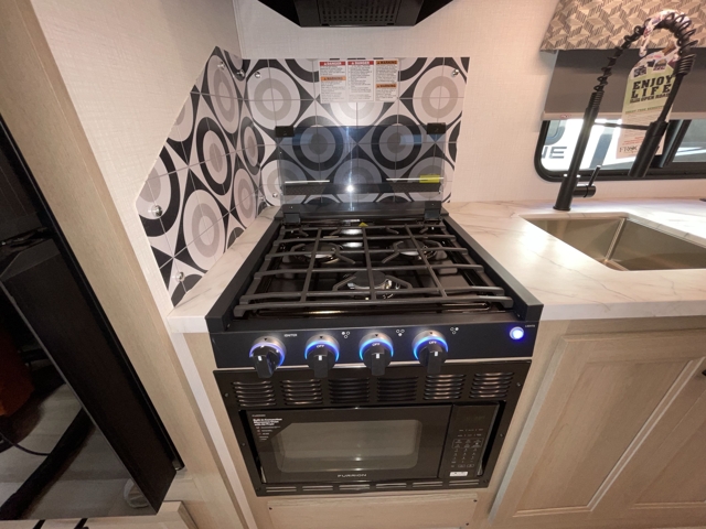2026 Forest River Sunseeker LE 2550DSF — photo 8 of 8
