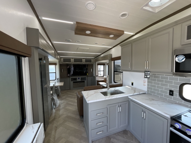 2025 Keystone Sprinter 3520RDS — photo 3 of 8