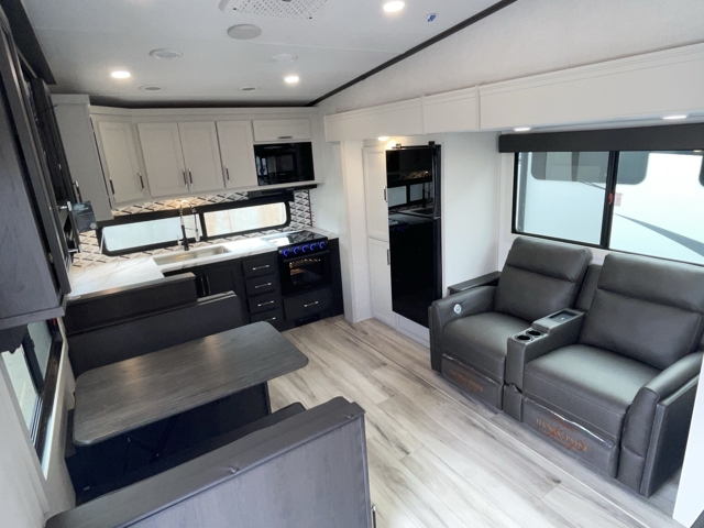 2025 Keystone Arcadia Super Lite 242SLMD — photo 3 of 8