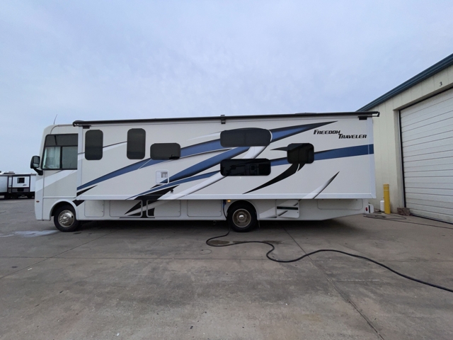 2024 Thor Freedom Traveler A32 — photo 6 of 8
