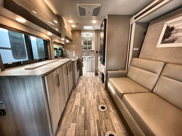 2023 Thor Compass 23TE — photo 3 of 8