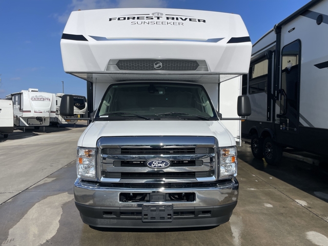 2026 Forest River Sunseeker 3050SF — photo 5 of 8