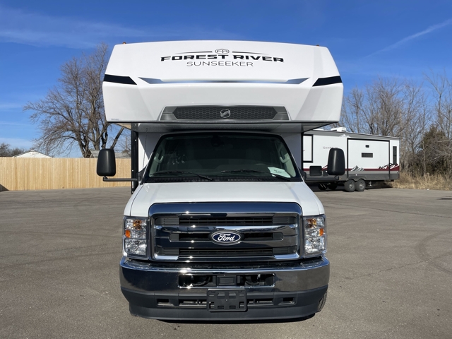 2026 Forest River Sunseeker LE 2350F — photo 4 of 8