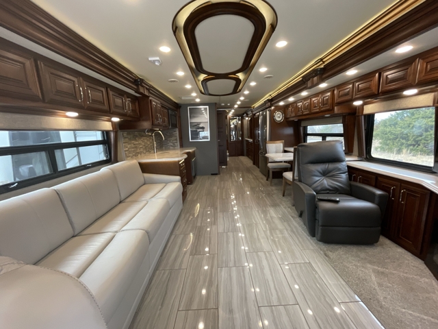 2019 American Coach Dream 45A — photo 4 of 8