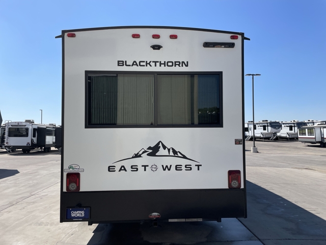 2025 East To West Blackthorn 28RL — photo 7 of 8