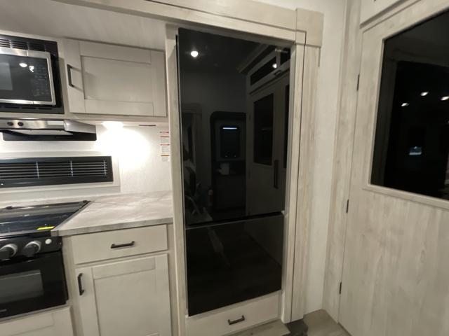 2025 East To West Blackthorn 28RL — photo 8 of 8