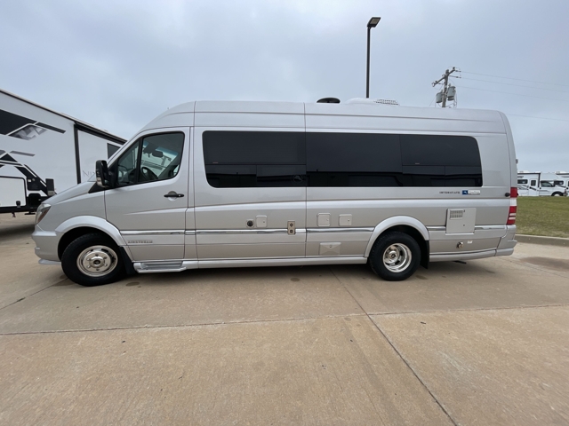 2016 Airstream Interstate Grand Tour Ext — photo 6 of 7