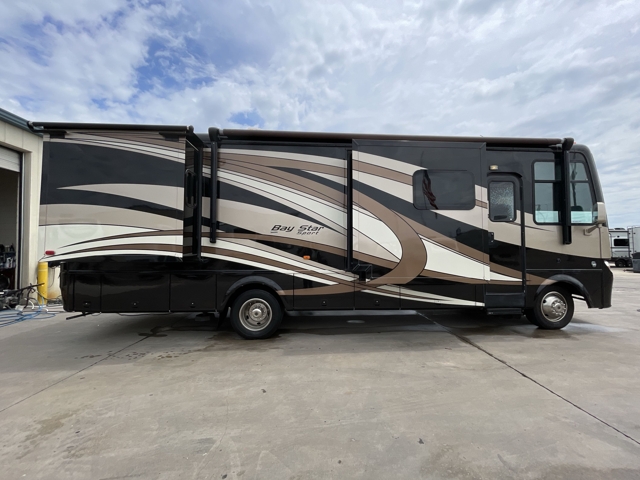 2017 Newmar Bay Star Sport 3013 — photo 4 of 8