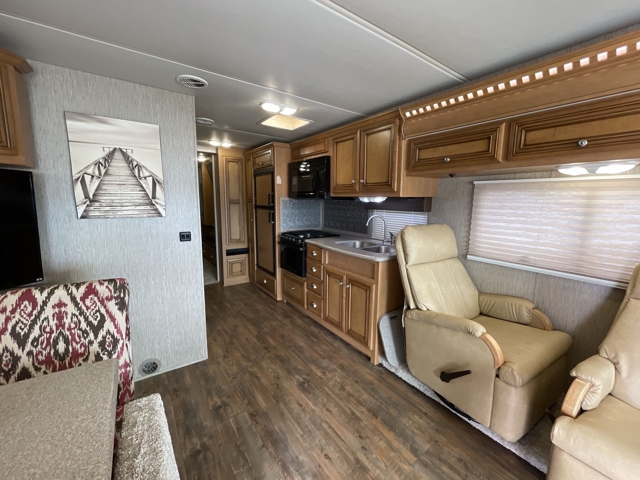 2017 Newmar Bay Star Sport 3013 — photo 2 of 8