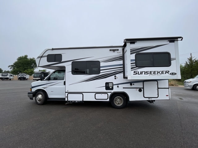 2024 Forest River Sunseeker LE 2250SC — photo 7 of 8