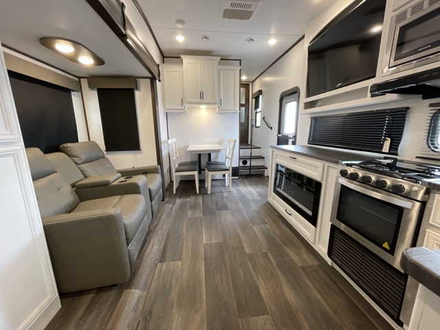 2023 Dutchmen Atlas 2942BHF — photo 4 of 8