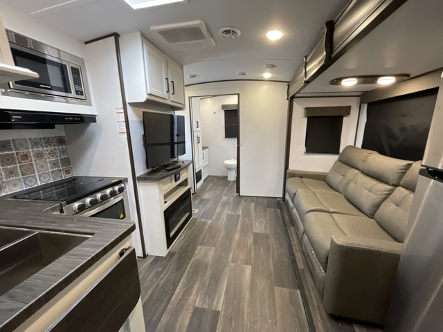2022 Dutchmen Atlas 2202RB — photo 3 of 8