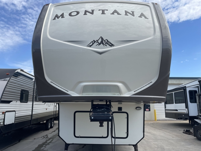2017 Keystone Montana 3950BR — photo 5 of 8
