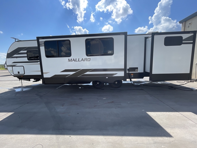 2024 Heartland Mallard M33 — photo 7 of 8