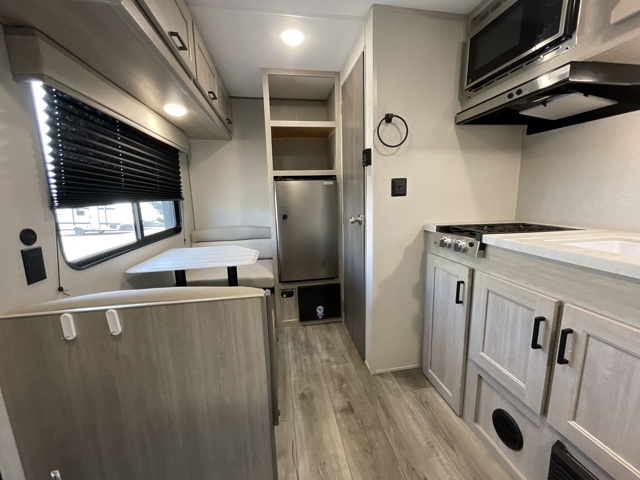 2025 Coachmen Catalina Summit 134RDX — photo 3 of 8