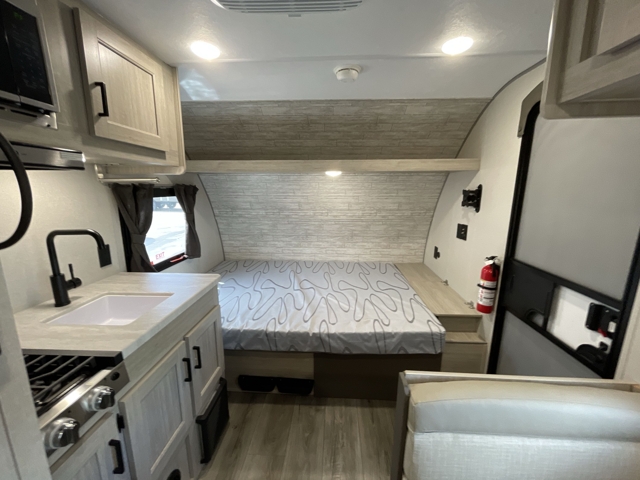 2025 Coachmen Catalina Summit 134RDX — photo 4 of 8