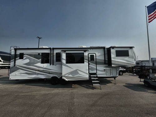 RV carousel image 1