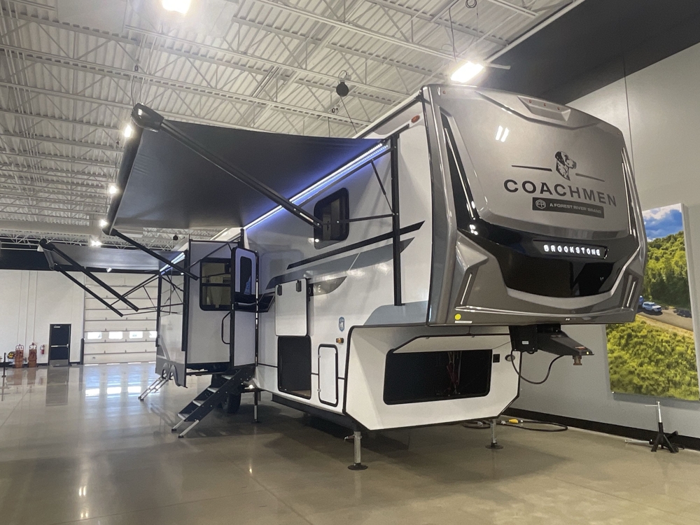2025 Coachmen Brookstone 318RLL Stock 2526567 Onalaska WI 2025-coachmen-brookstone-318rll-stock-2526567-onalaska-wi