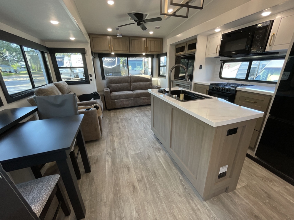 2026 Jayco Eagle 355MBQS — photo 3 of 8