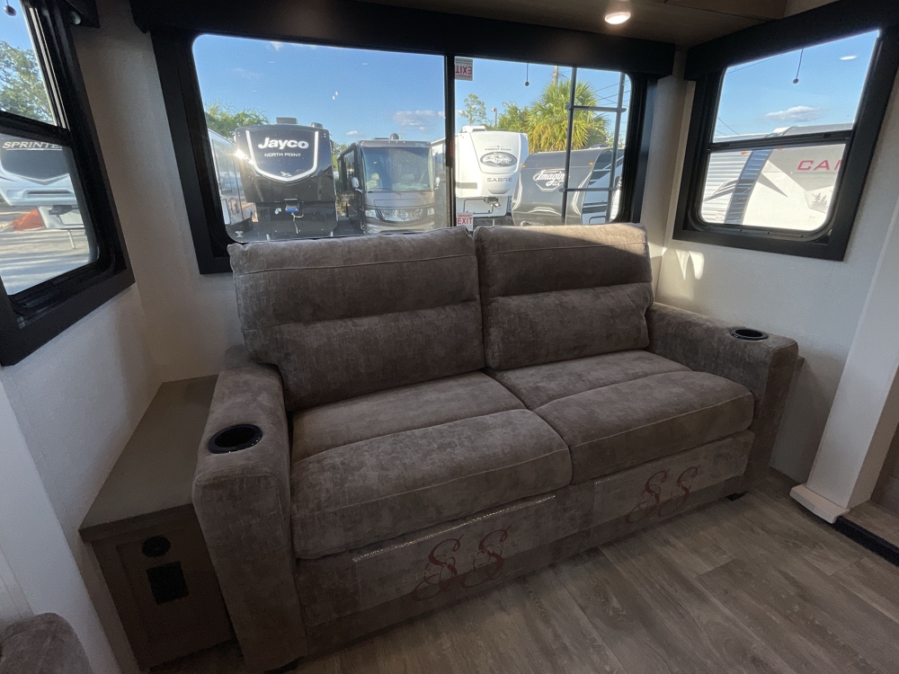 2026 Jayco Eagle 355MBQS — photo 5 of 8