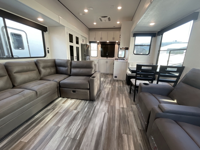 2026 Jayco Jay Flight Bungalow 404LOFT — photo 3 of 8