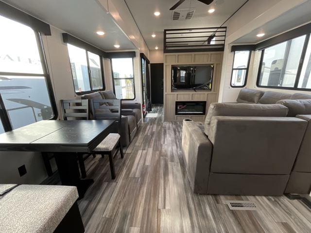 2026 Jayco Jay Flight Bungalow 404LOFT — photo 4 of 8