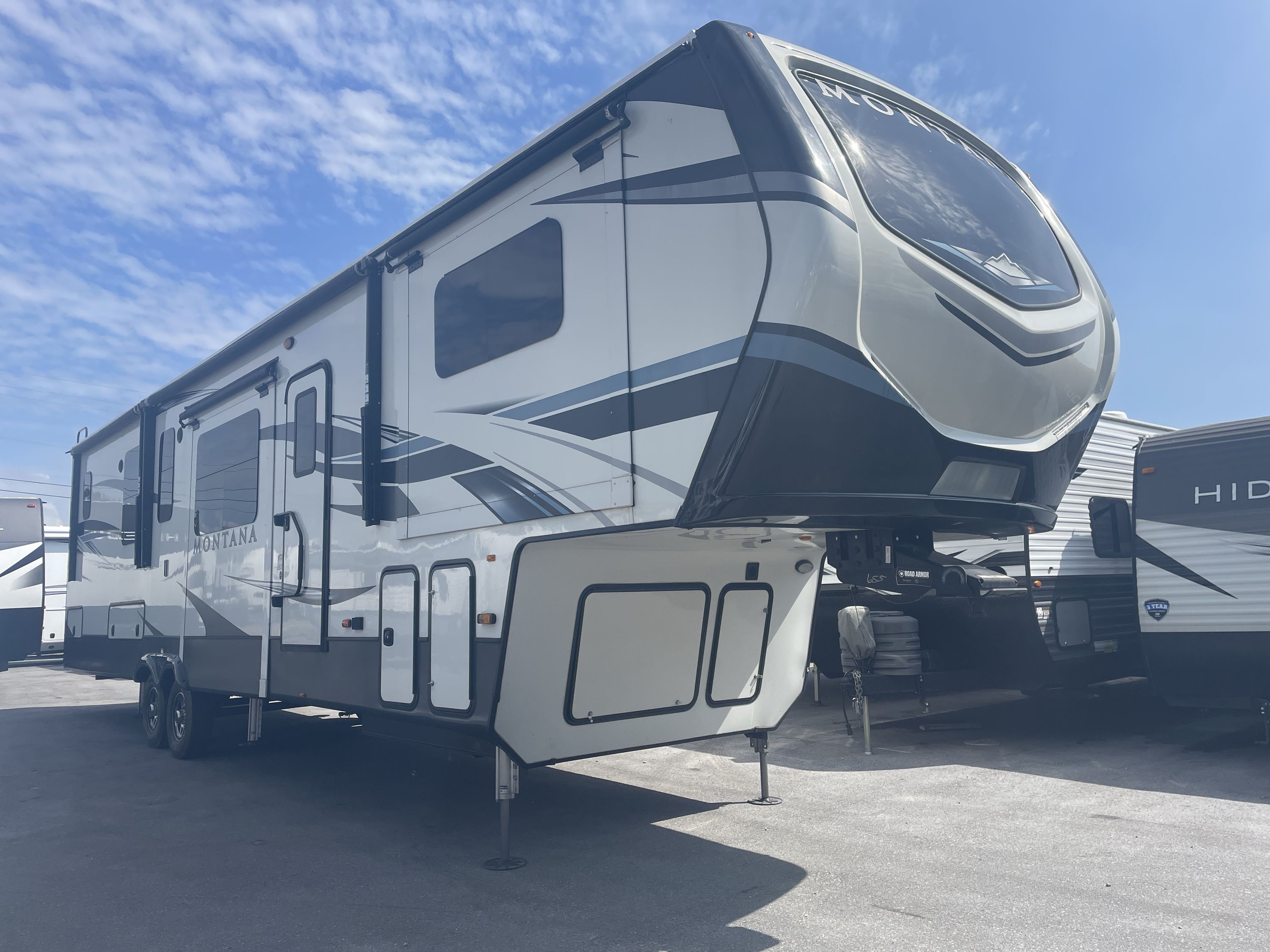 New or Used Keystone Montana 3763bp RVs for Sale | Camping World