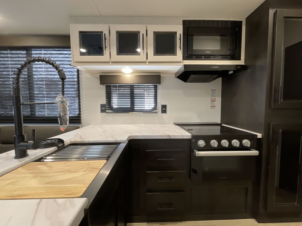 microwave-stove-oven-sink