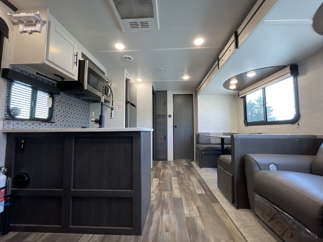 2024 Crossroads Cruiser Aire 33BHB — photo 6 of 8