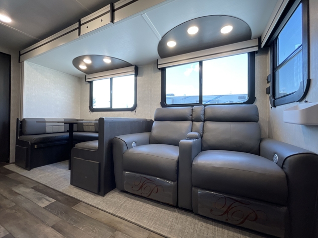 2024 Crossroads Cruiser Aire 33BHB — photo 7 of 8