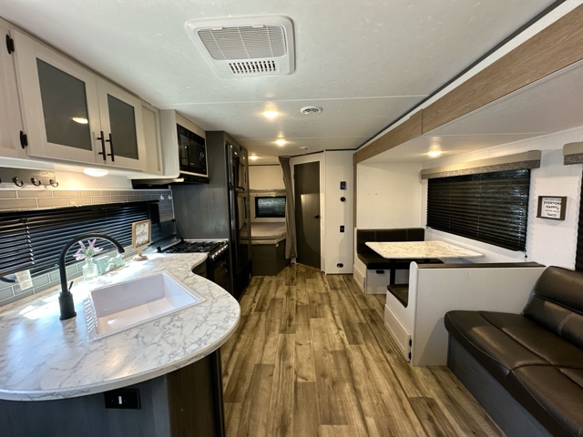 2024 Dutchmen Aspen Trail LE 26BH — photo 2 of 8