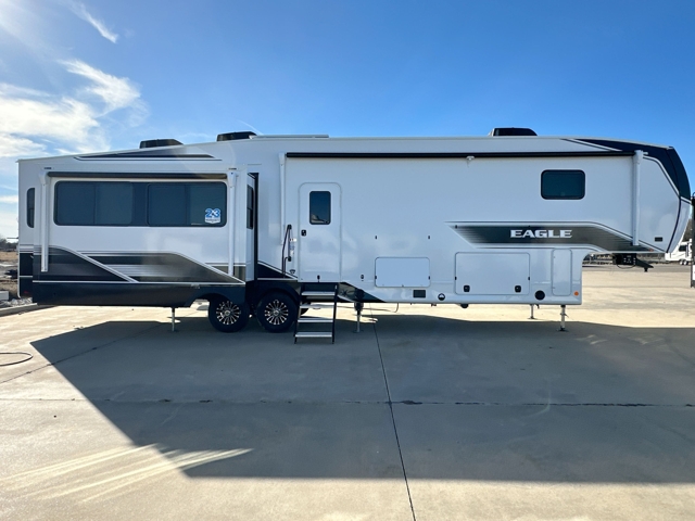 2026 Jayco Eagle 355MBQS — photo 8 of 8