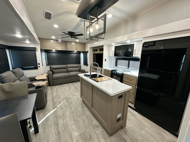 2026 Jayco Eagle 355MBQS — photo 3 of 8