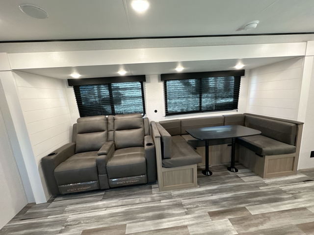 2026 Jayco Jay Flight SLX 330TBS — photo 4 of 8