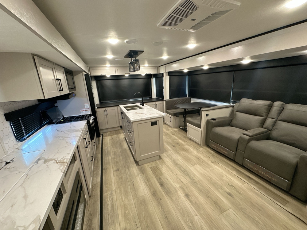 2026 Jayco Jay Feather 27MK — photo 3 of 8
