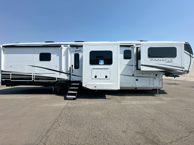 2026 Jayco Pinnacle 39FLOK — photo 6 of 8