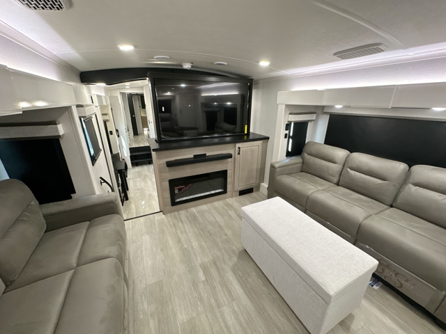 2026 Jayco Pinnacle 39FLOK — photo 4 of 8