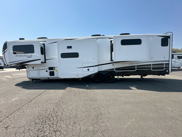 2026 Jayco Pinnacle 39FLOK — photo 7 of 8