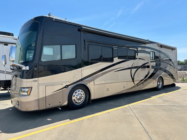 2008 Tiffin Phaeton 40QTH — photo 1 of 8