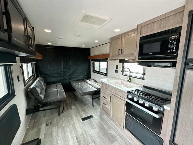 2022 Jayco Jay Flight SLX 265TH — photo 3 of 8