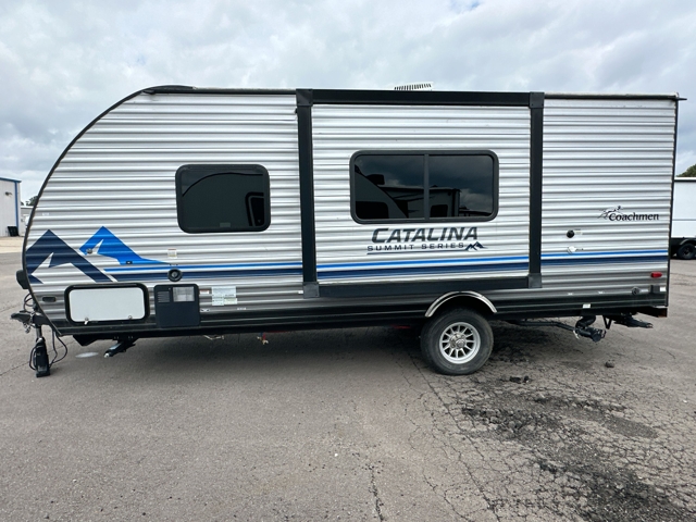 2022 Coachmen Catalina Summit 184FQS — photo 5 of 8