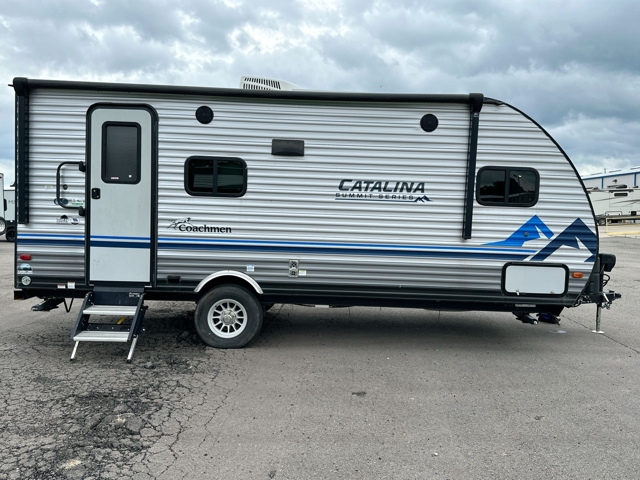 2022 Coachmen Catalina Summit 184FQS — photo 4 of 8