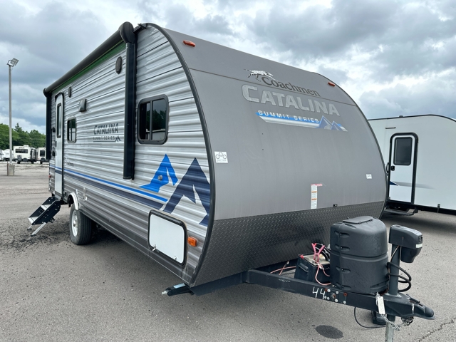 2022 Coachmen Catalina Summit 184FQS — photo 1 of 8