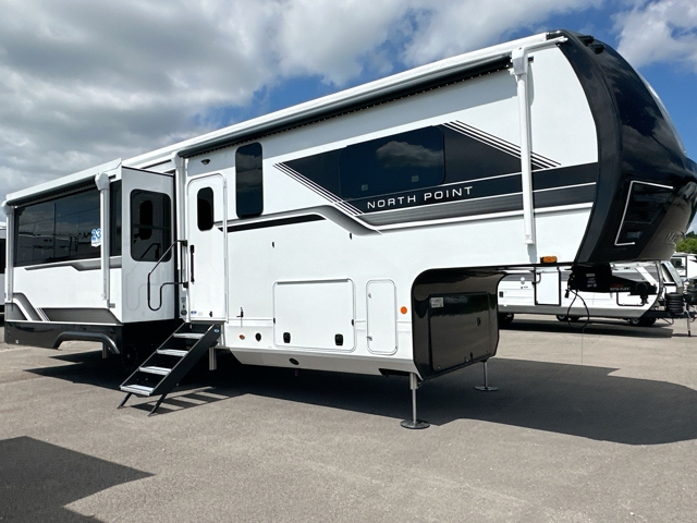 2027 Jayco North Point 310RLTS — photo 6 of 8
