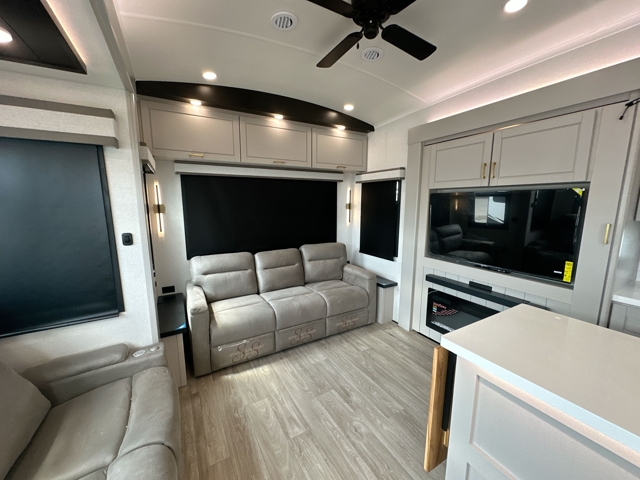 2027 Jayco North Point 310RLTS — photo 4 of 8