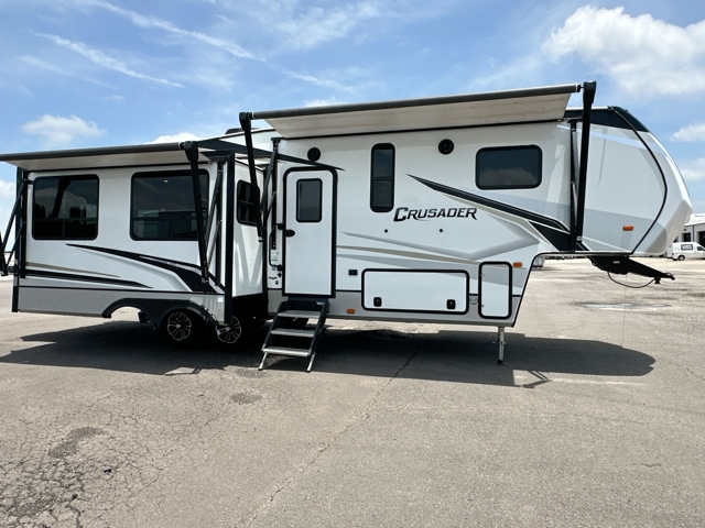 2022 Prime Time Crusader 305RLP — photo 6 of 8